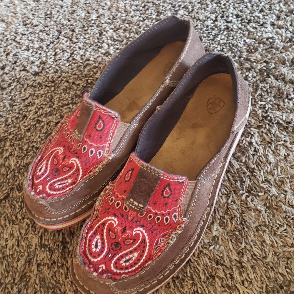 Ariat Cruiser